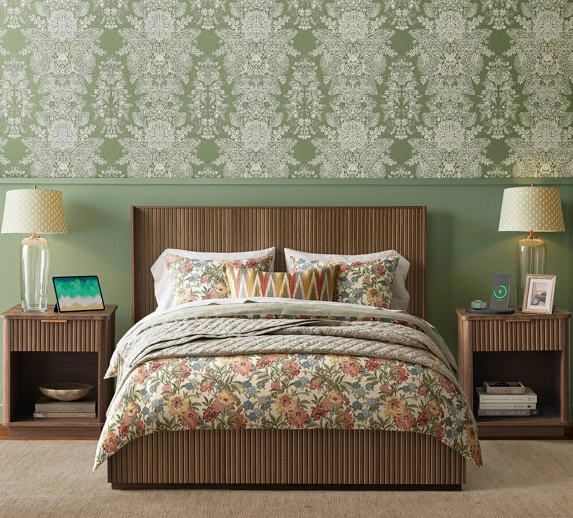 Win2Win Fluted Nightstand with Charging Station, walnut Bedside Table win2win